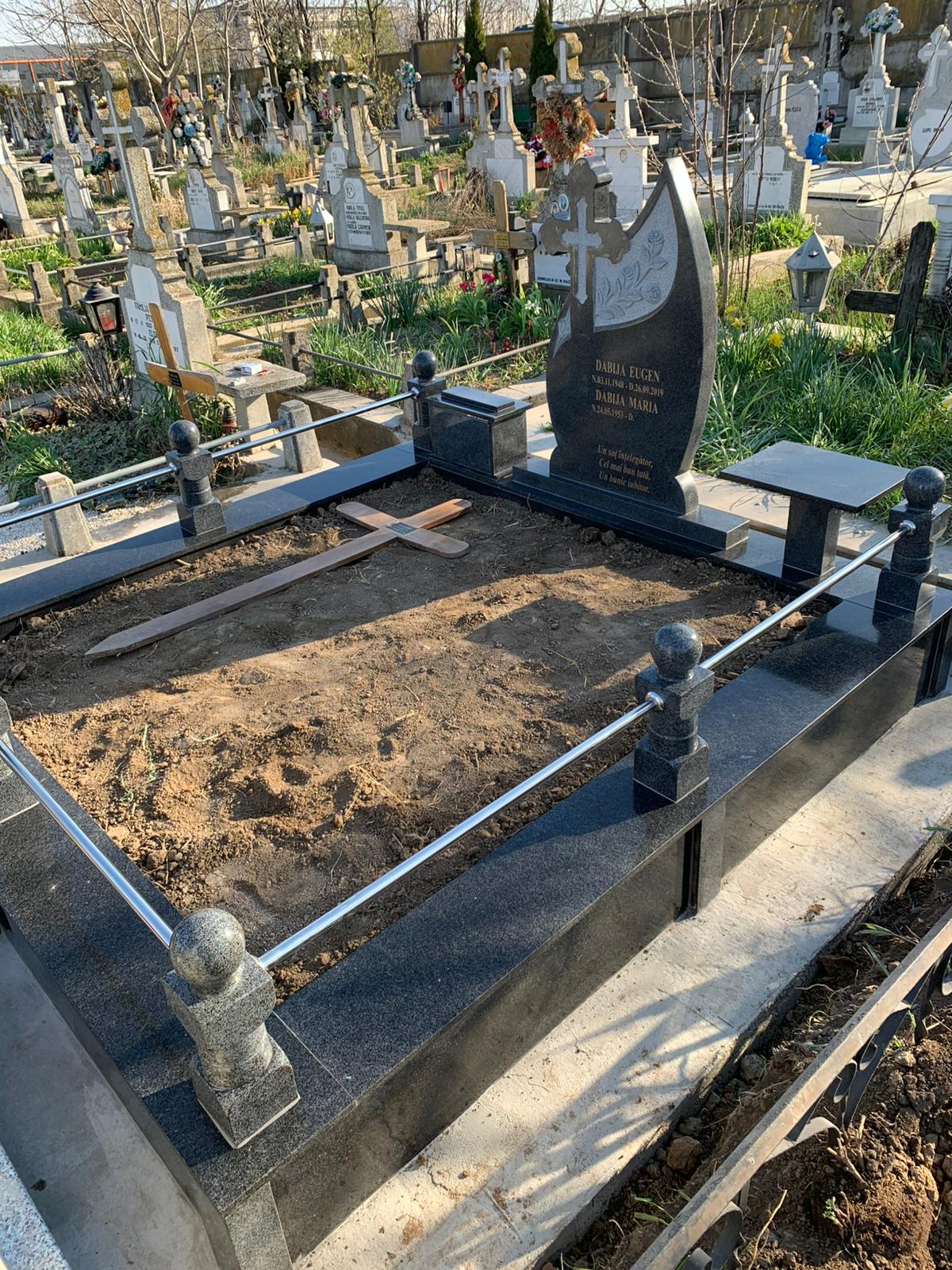 Lucrare funerară Divinum 9