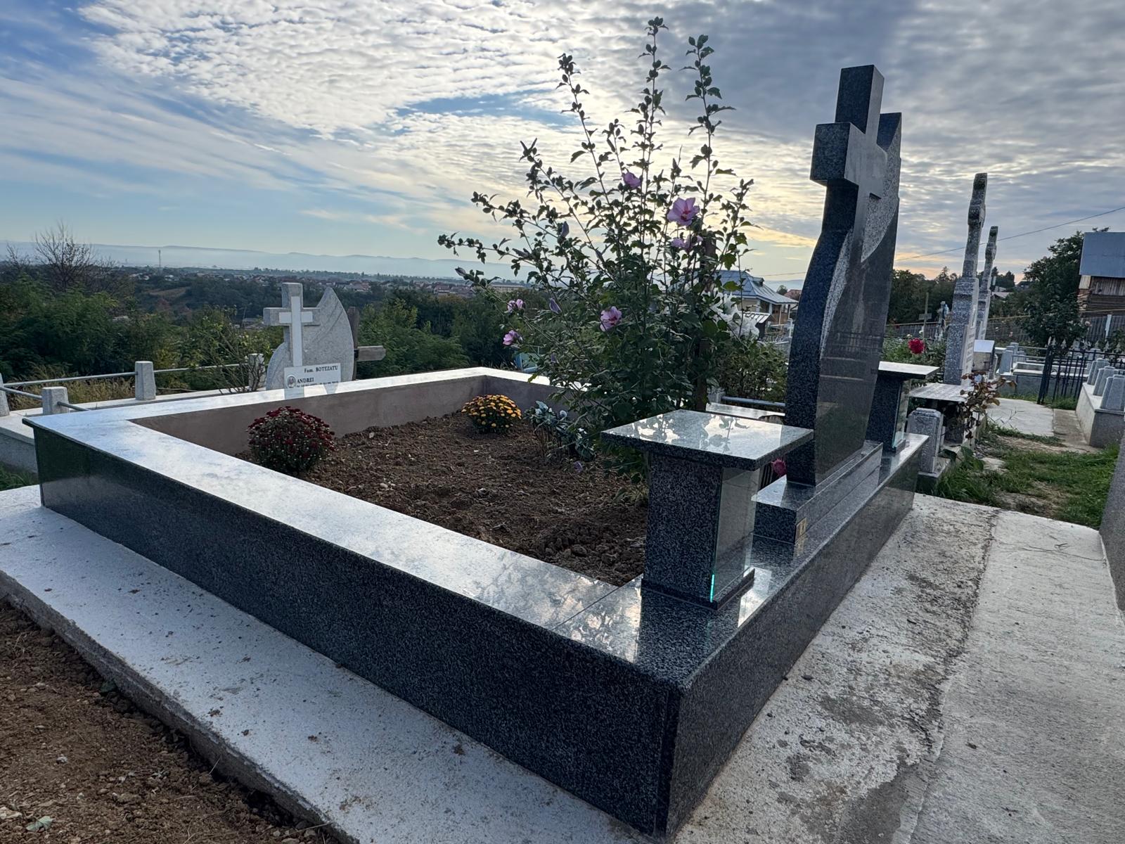 Lucrare funerară Divinum 12