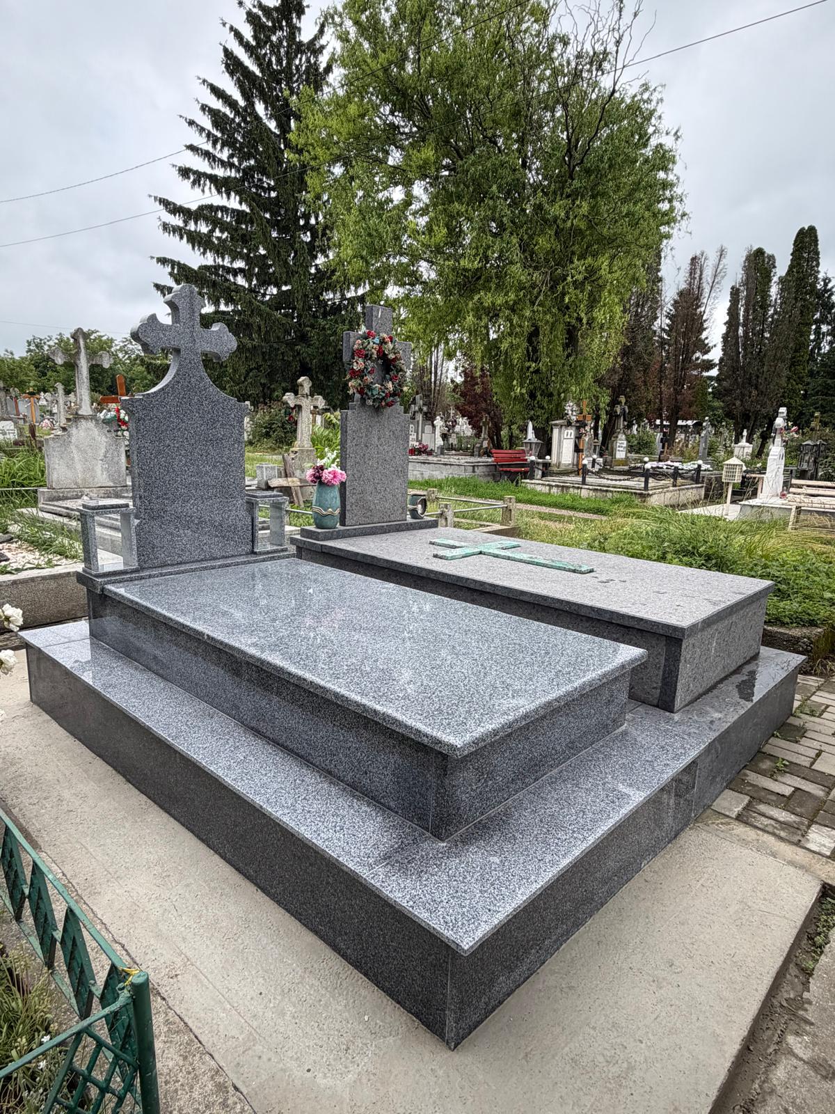Lucrare funerară Divinum 40