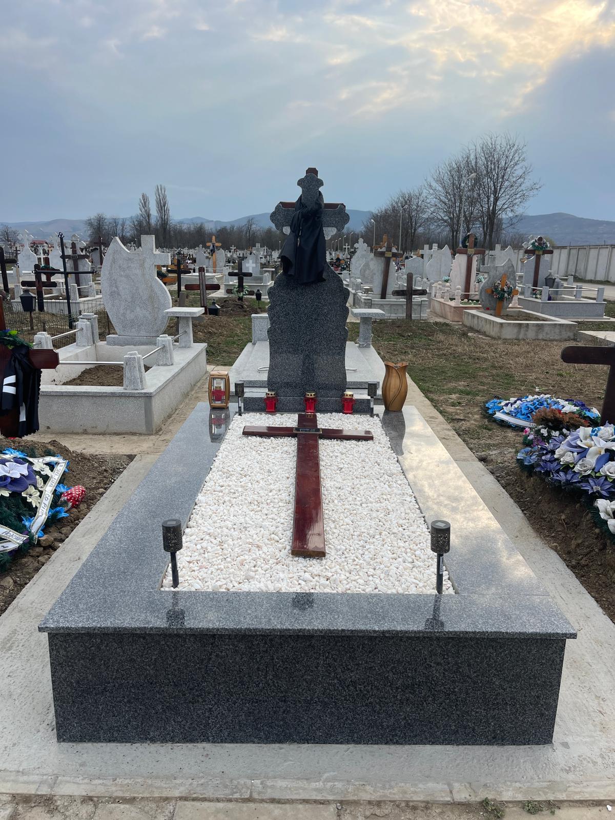 Lucrare funerară Divinum 63