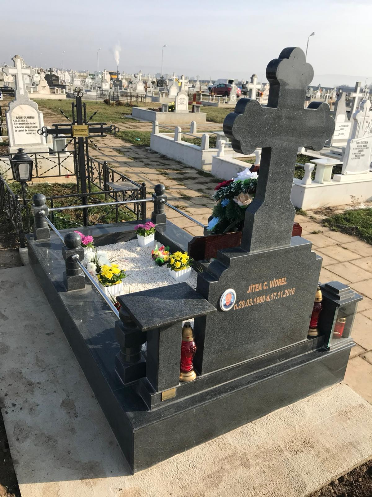 Lucrare funerară Divinum 70