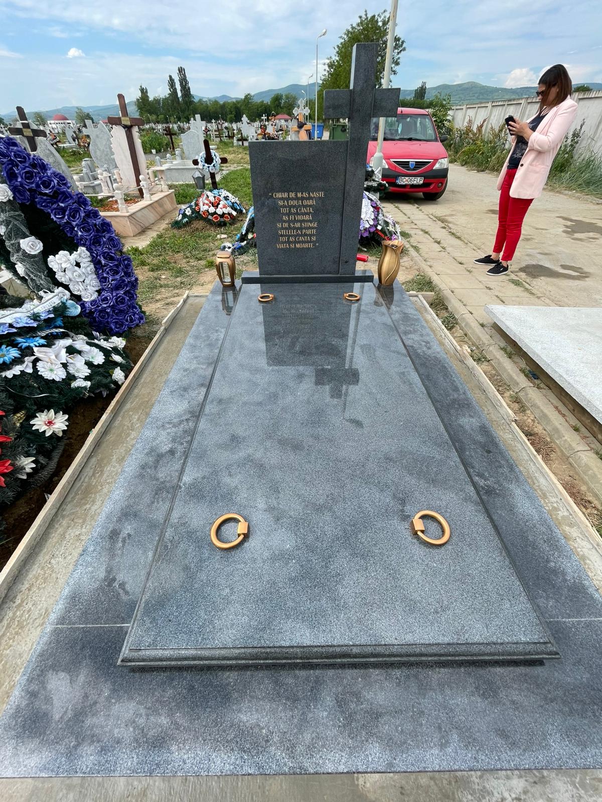 Lucrare funerară Divinum 71