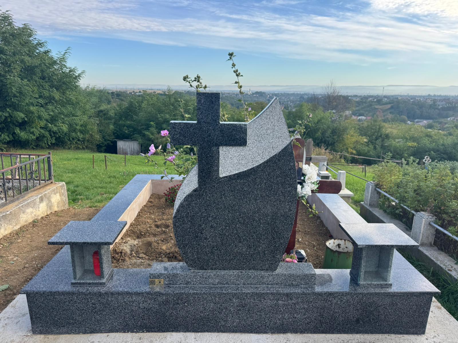 Lucrare funerară Divinum 72