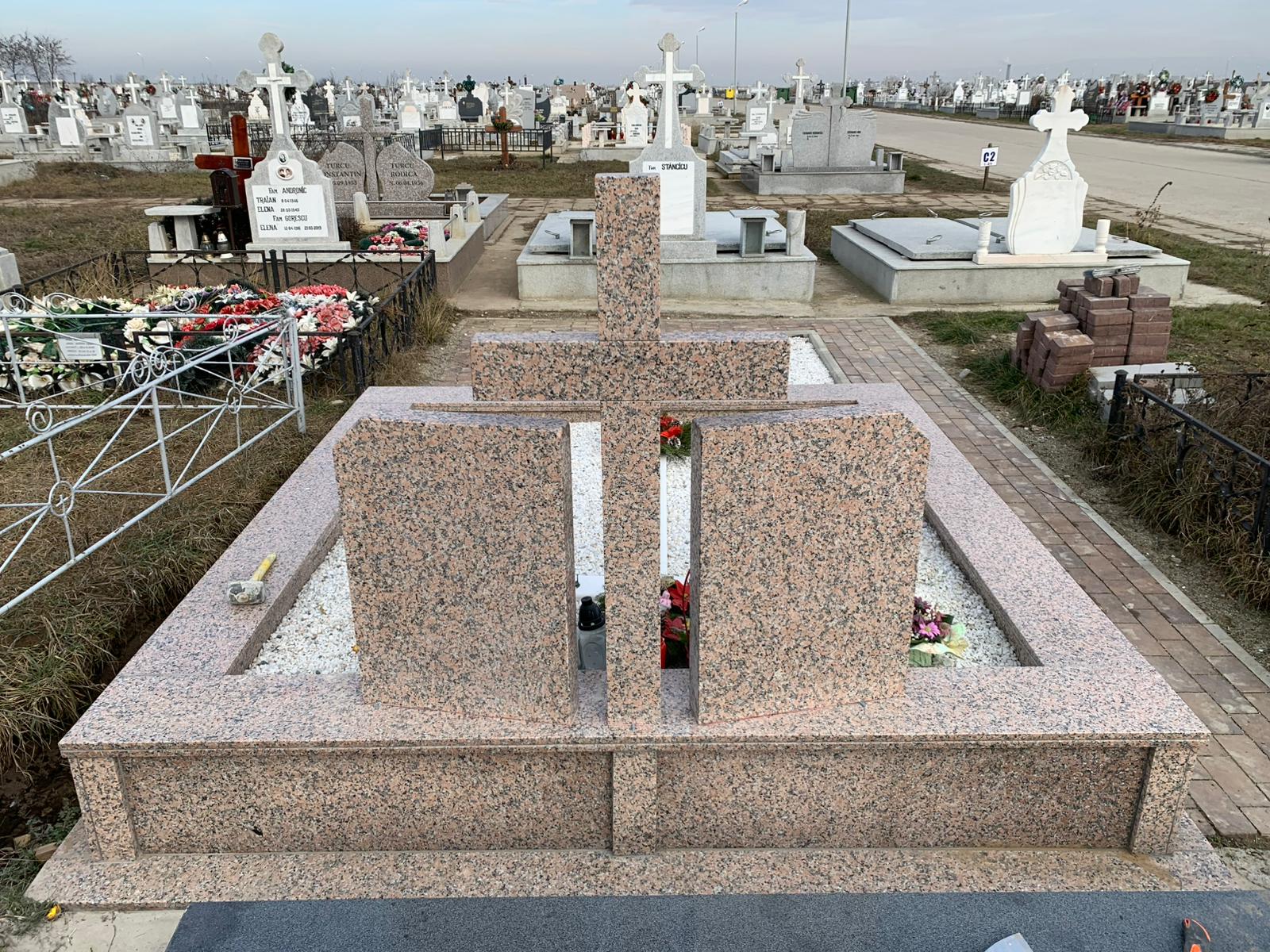 Lucrare funerară Divinum 74