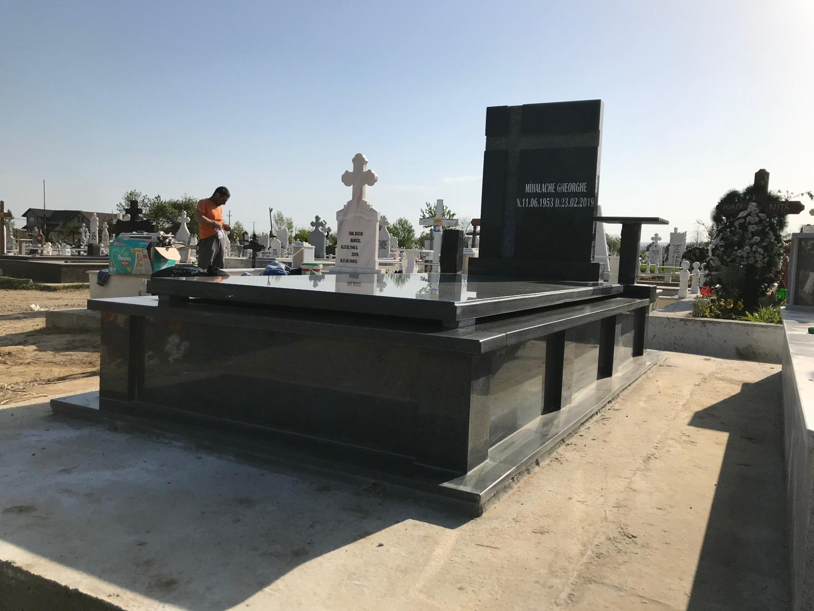 Lucrare funerară Divinum 81