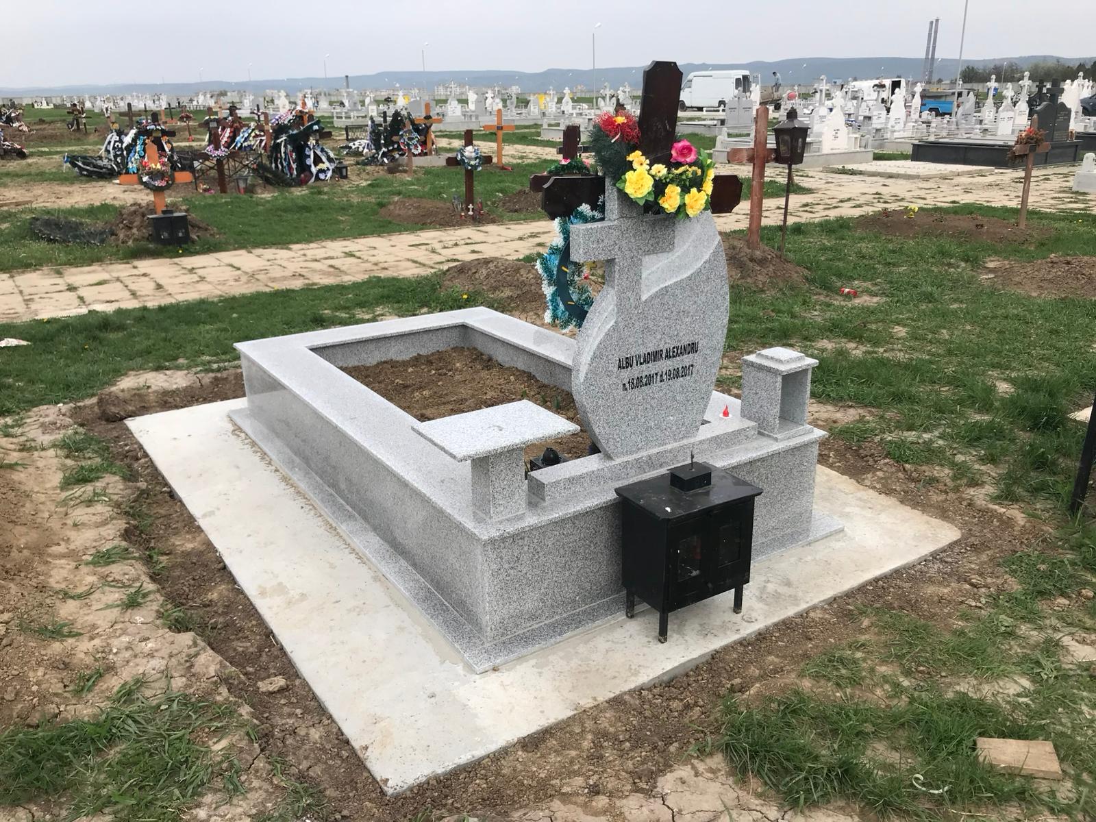 Lucrare funerară Divinum 82