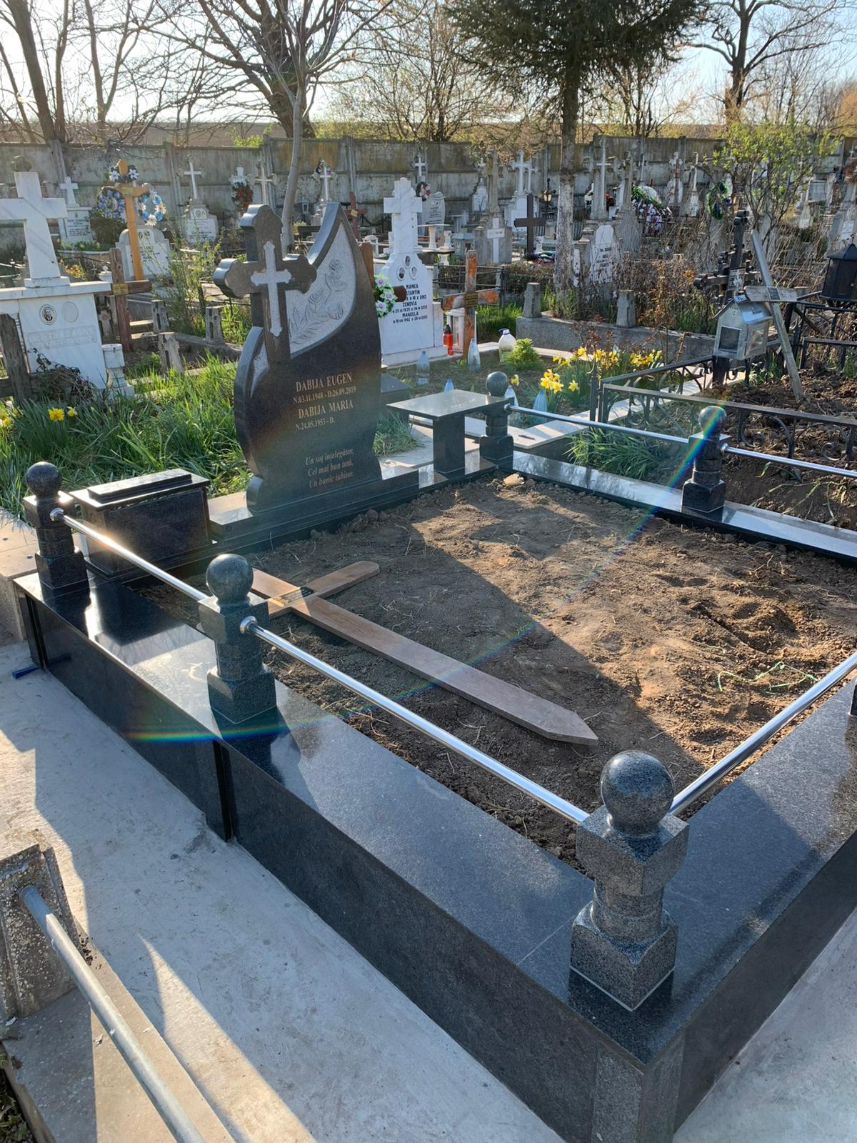 Lucrare funerară Divinum 104