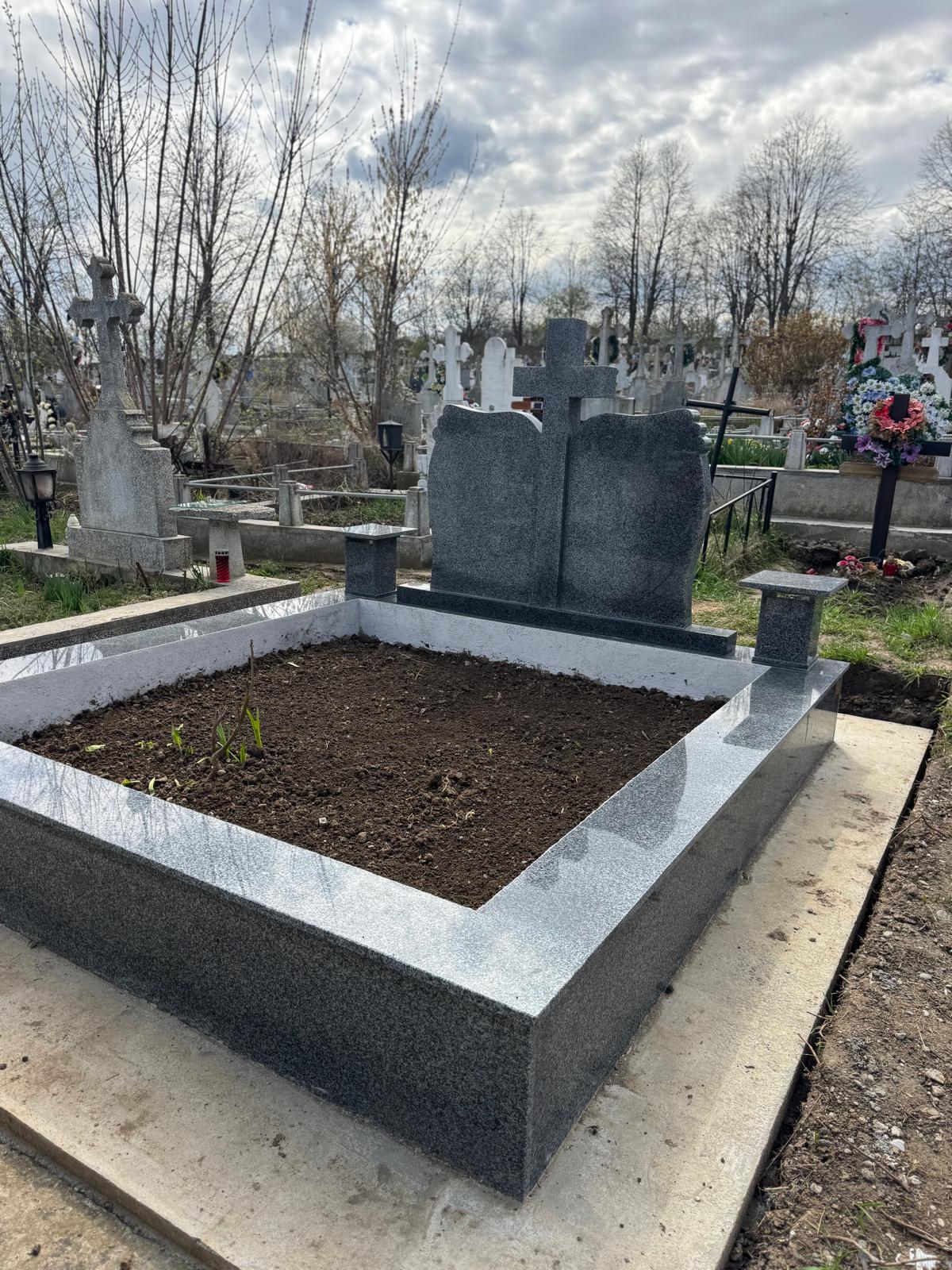 Lucrare funerară Divinum 120