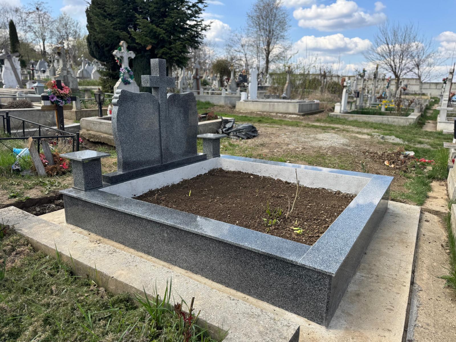Lucrare funerară Divinum 122