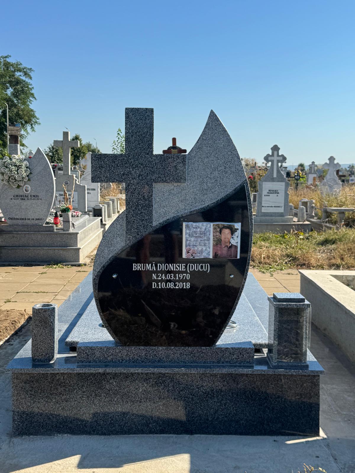 Lucrare funerară Divinum 134