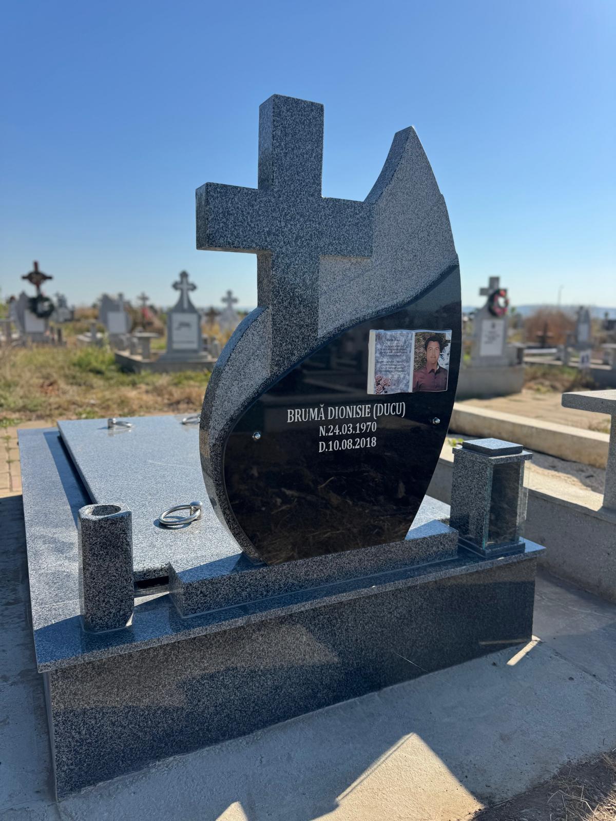 Lucrare funerară Divinum 135