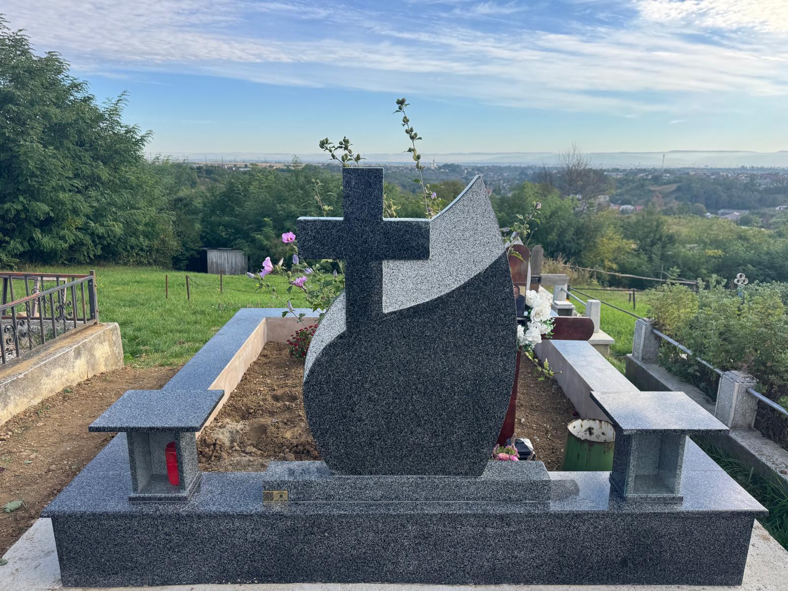 Lucrare funerară Divinum 136